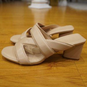 BRAND NEW IN BOX - Rilista Shoes - Size 8 - Beige